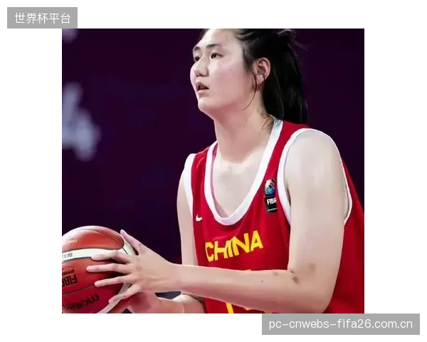 中国新星张子宇凭借身高优势引发多队关注,华盛顿神秘人或用高顺位签位进行博弈。 中国新星张子宇凭借身高优势引发多队关注,华盛顿神秘人或用高顺位签位进行博弈。